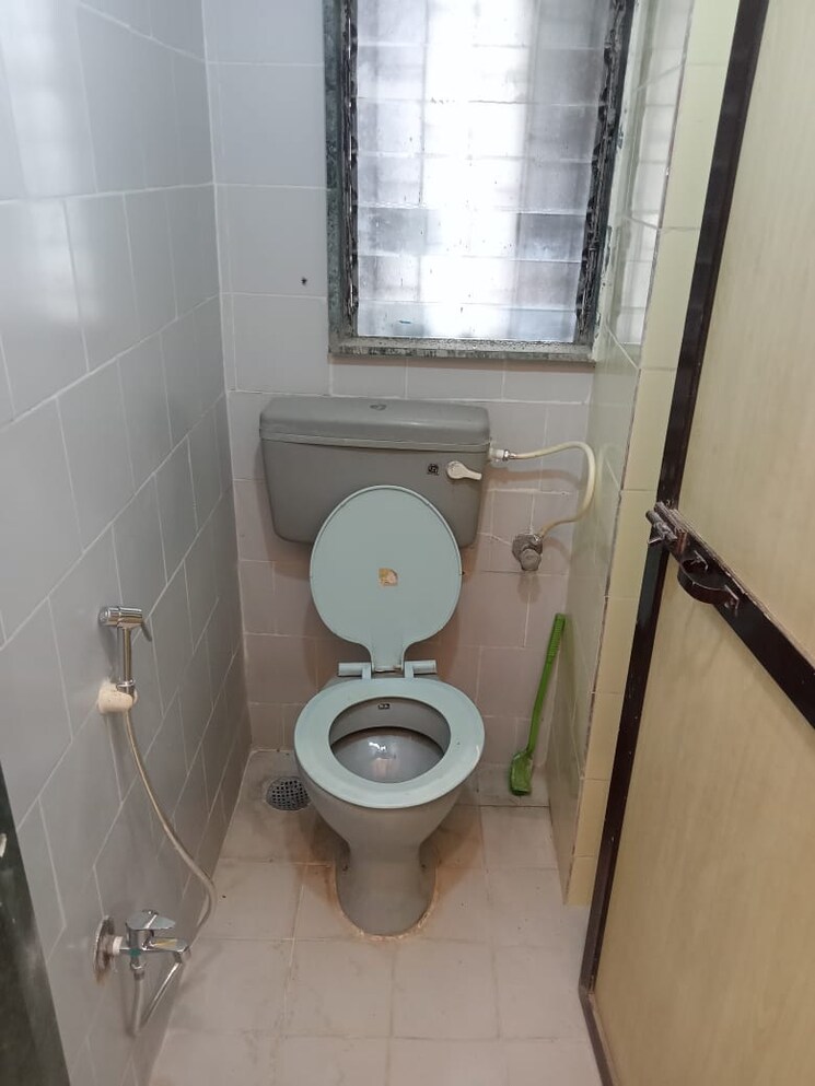 Bathroom, greenfields-chs 1 Bedroom 452 Sq.Ft. Apartment In Andheri West Mumbai 8737379