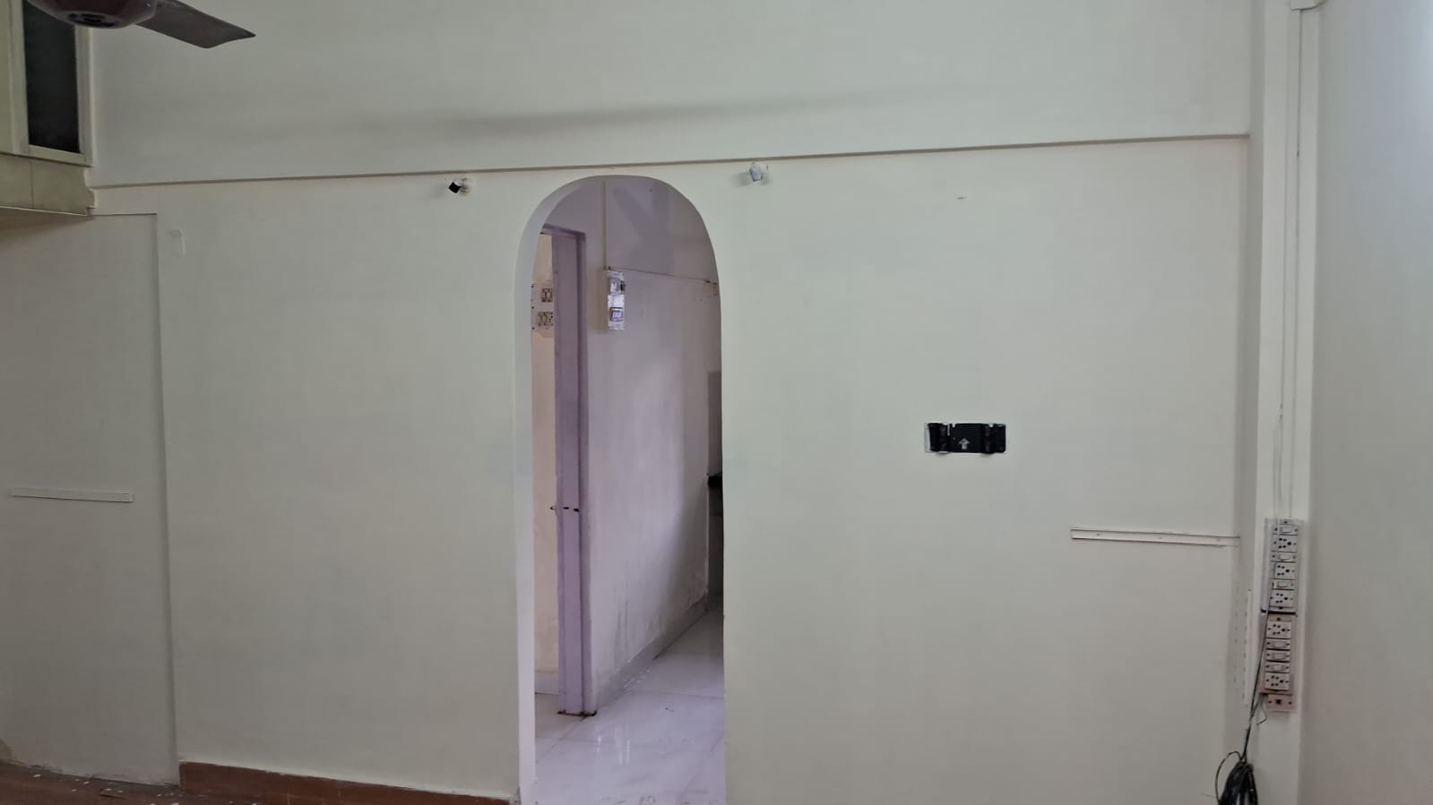 1 Rk+ Extra Room Apartment For Rent in Dadar Chsl