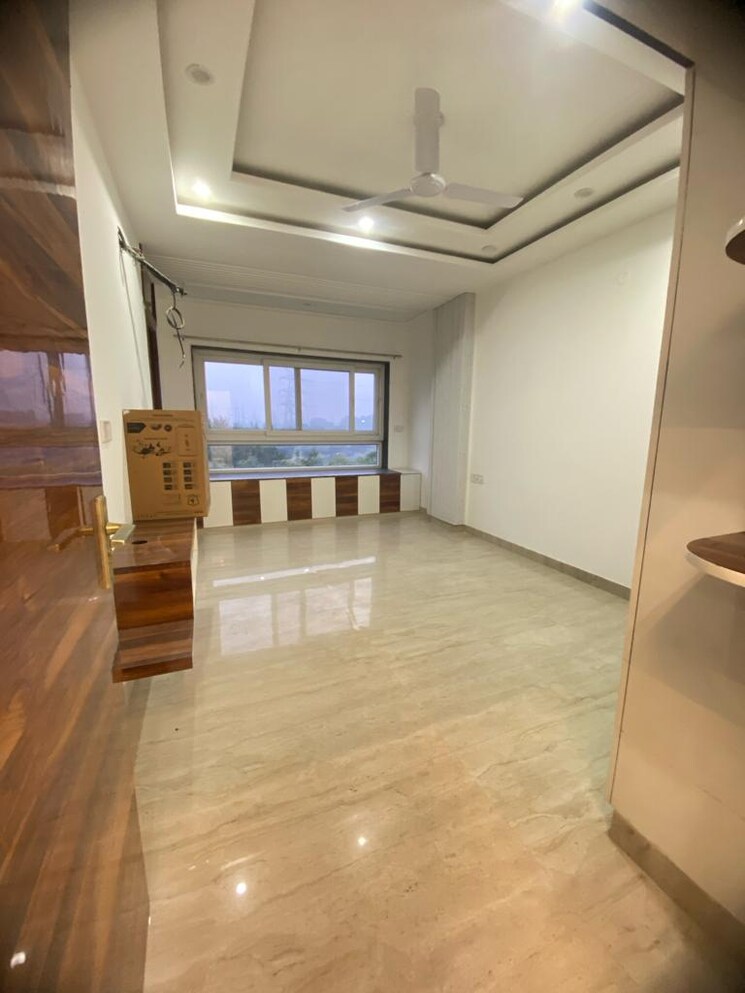 Room, sector 23 dwarka 3 Bedroom 900 Sq.Ft. Builder Floor In Sector 23 Dwarka Delhi 8737684