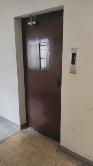 Room in 2 BHK Apartment at Upper East 97, Malad East – for Sale