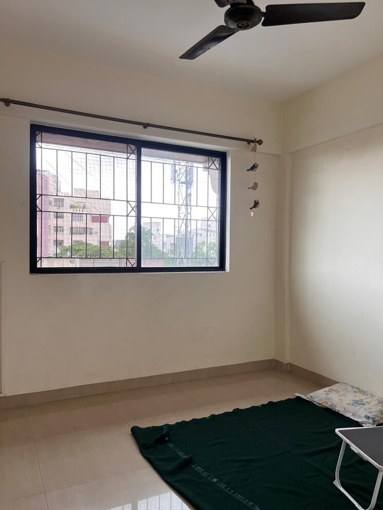 Room, camp 1 Bedroom 550 Sq.Ft. Apartment In Camp Pune 8737922