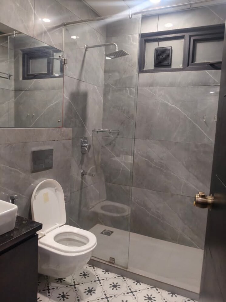 Bathroom, sushant-vyapaar-kendra 1 Bedroom 550 Sq.Ft. Builder Floor In Sector 43 Gurgaon 8738076