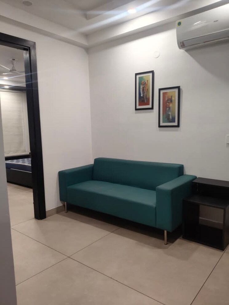 Living Room, sushant-vyapaar-kendra 1.5 Bedroom 700 Sq.Ft. Builder Floor In Sector 43 Gurgaon 8738078