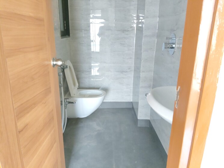 Bathroom, aims-golf-city 2 Bedroom 960 Sq.Ft. Apartment In Sector 75 Noida 8738087