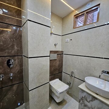Kitchen in 2.5 BHK Builder Floor at SA HOMES I, Uttam Nagar – for Sale