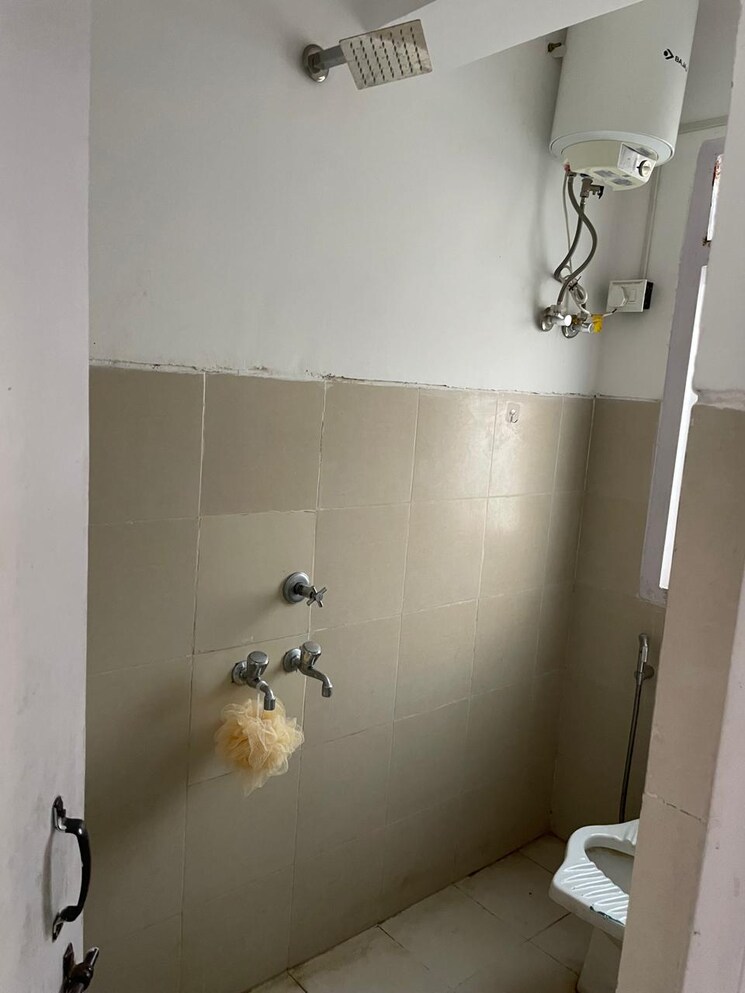 Master Bedroom, emaar-emerald-floors-premier 1 RK 300 Sq.Ft. Apartment In Sector 65 Gurgaon 8738255