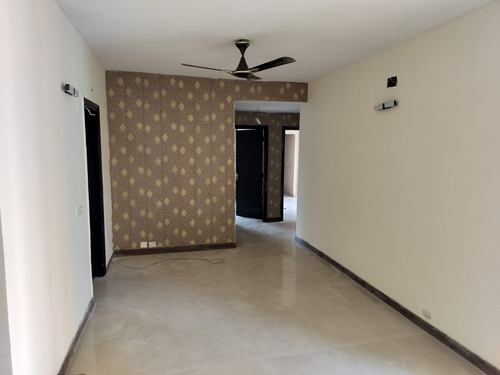 3.5 BHK + Servant Room Apartment For Rent in BPTP Park Grandeura