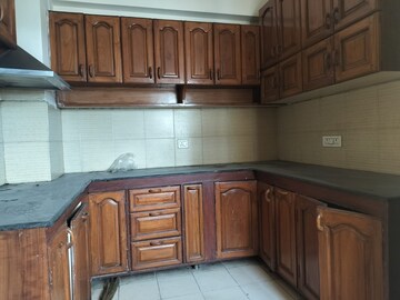 Kitchen in 3.5 BHK Apartment at BPTP Park Grandeura, Sector 82 – for Rent