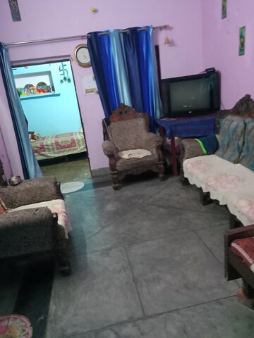 Living Room in 1 BHK Villa at Aliganj – for Rent