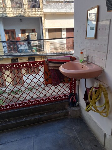 Kitchen in 1 BHK Villa at Aliganj – for Rent