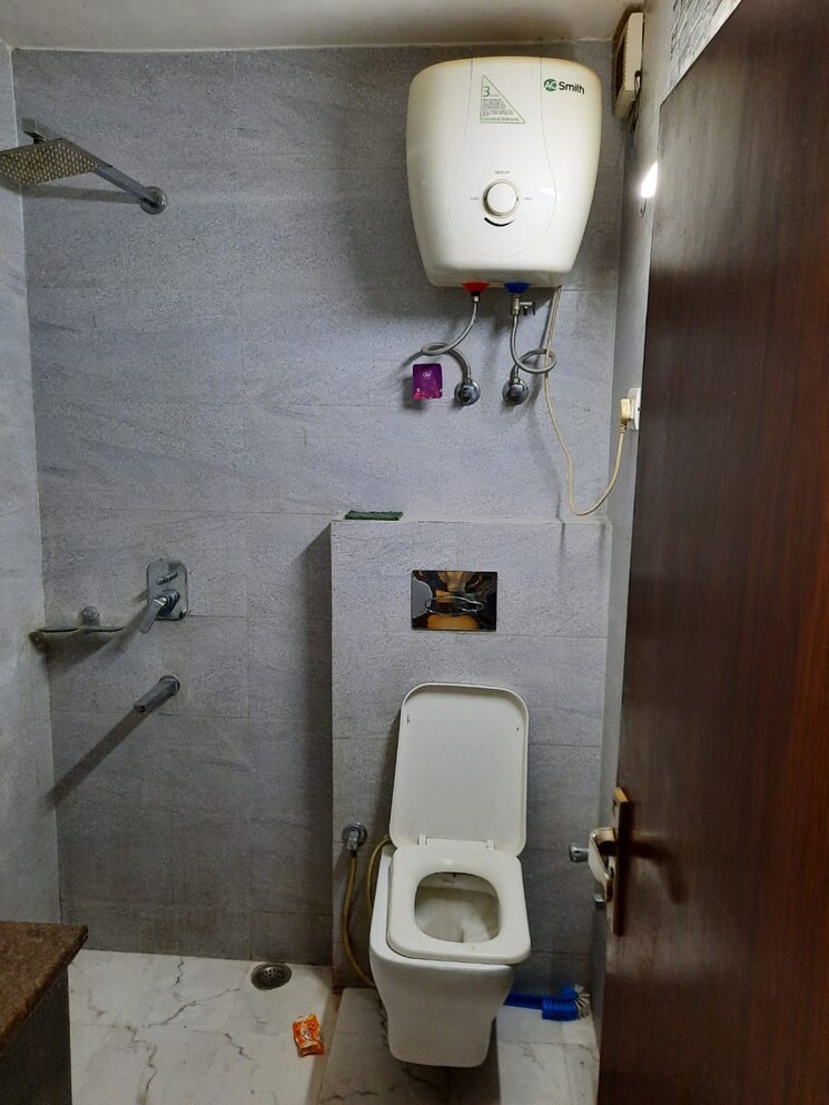 Bathroom, malviya nagar 2 Bedroom 900 Sq.Ft. Builder Floor In Malviya Nagar Delhi 8738299