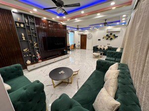 Master Bedroom in 6 BHK Penthouse at RPS Savana, Sector 88 – for Sale