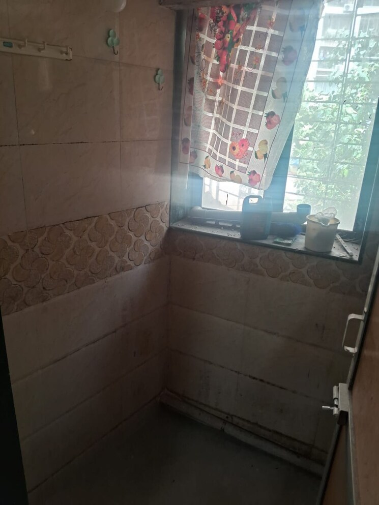 Bathroom, prabhadevi 1.5 Bedroom 500 Sq.Ft. Apartment In Prabhadevi Mumbai 8738318