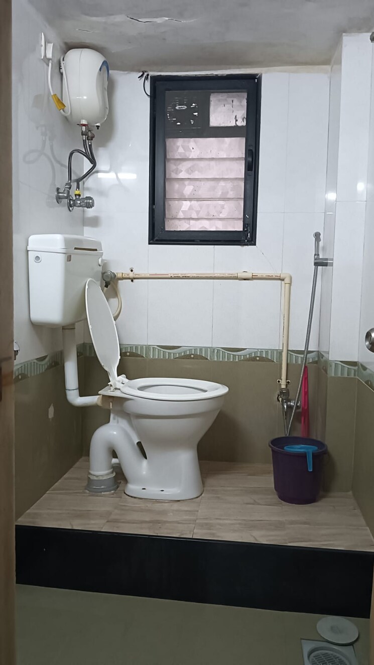 Bathroom, olive-chs-borivali 2 Bedroom 700 Sq.Ft. Apartment In Borivali West Mumbai 8738324
