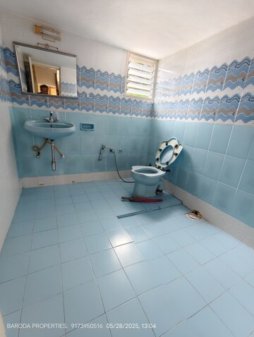 Bathroom in 4 BHK Villa at Gotri – for Rent