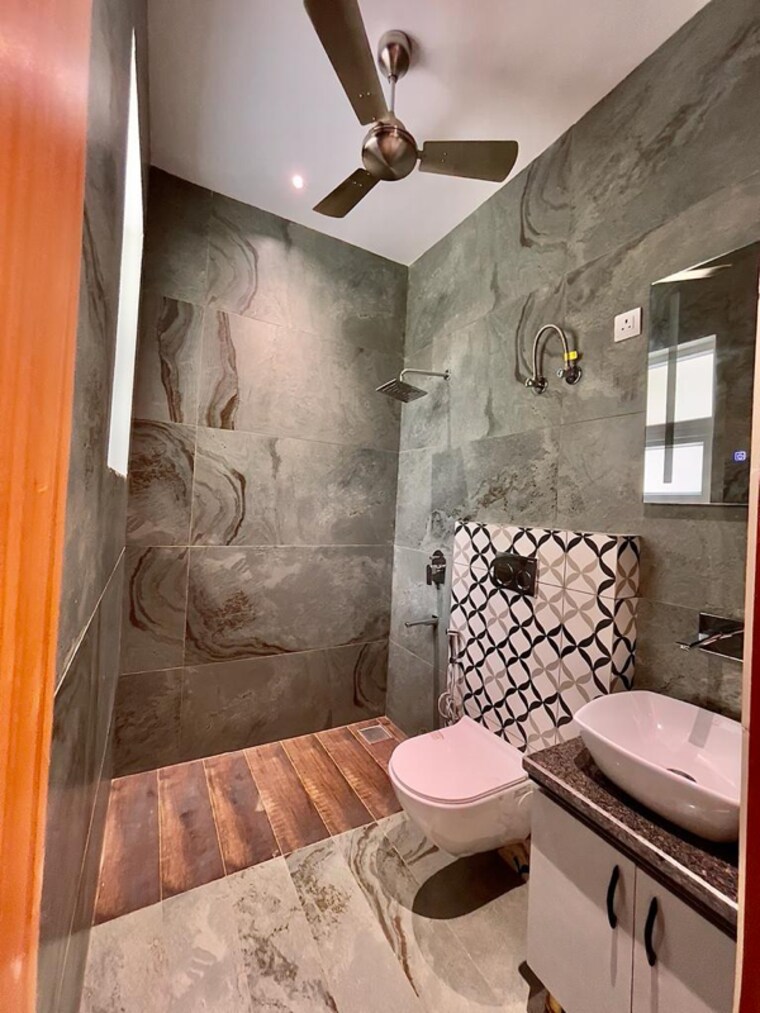 Bathroom, nandita-mayfair-park 3 Bedroom 964 Sq.Ft. Apartment In Kishanpura Zirakpur 8738341
