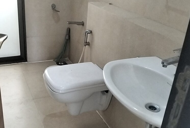 Bathroom, raheja-complex-majiwada 2 Bedroom 900 Sq.Ft. Apartment In Majiwada Thane 8738350
