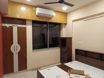 Room in 2 BHK Apartment at Godrej Seven, Joka – for Rent