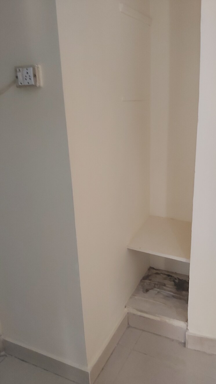 Room, uma-cooperative-society 1.5 Bedroom 650 Sq.Ft. Apartment In Mayur Vihar 1 Delhi 8738362