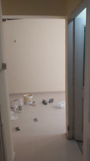 Furnished Amenities in 1.5 BHK Apartment at Uma Cooperative Society, Mayur Vihar 1 – for Rent