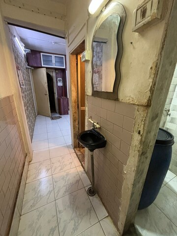 Bathroom in 1 RK Apartment at Andheri West – for Rent