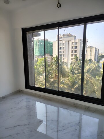 Room in 2.5 BHK Apartment at DLH Dawn, Santacruz West – for Sale