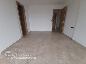 Room in 3 BHK Apartment at Bhaveshwar Smruti Apartment, Santacruz West – for Sale