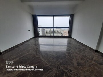 Room in 3 BHK Apartment at Bhaveshwar Smruti Apartment, Santacruz West – for Sale