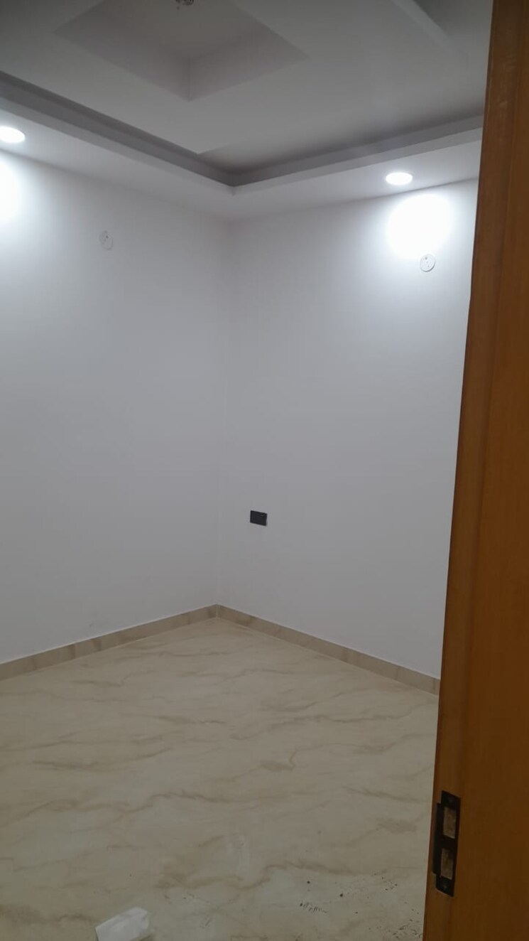 Room, faridabad central 3 Bedroom 1700 Sq.Ft. Builder Floor In Faridabad Central Faridabad 8738446