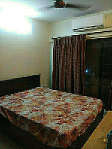 Bedroom in 3 BHK Apartment at Oberoi Realty Esquire, Goregaon East – for Rent