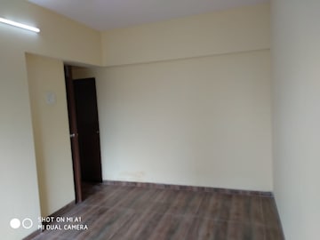 Room in 1.5 BHK Apartment at Drushti Sapphire, Ghatkopar East – for Rent
