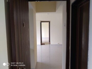 Room in 1.5 BHK Apartment at Drushti Sapphire, Ghatkopar East – for Rent