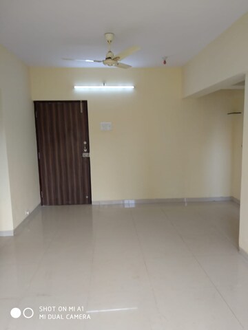 Room in 1.5 BHK Apartment at Drushti Sapphire, Ghatkopar East – for Rent