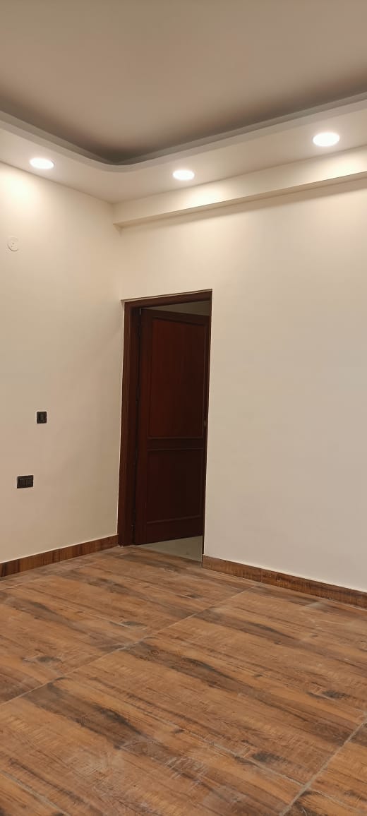 4 BHK + Pooja Room,Servant Room,Study Room,Extra Room Independent House For Sale in RWA Apartments Sector 30