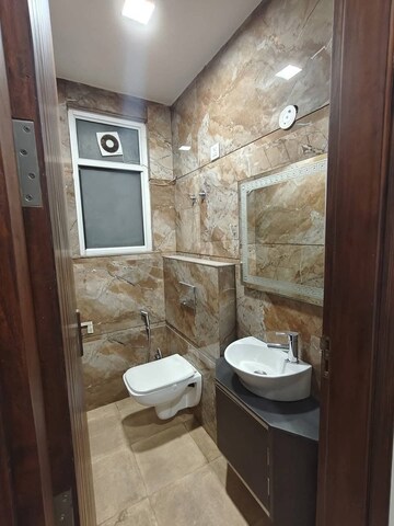 Bathroom in 1 BHK Builder Floor at Sector 23 – for Rent
