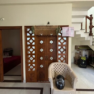 Parking in 3 BHK Builder Floor at Hsr Layout – for Rent