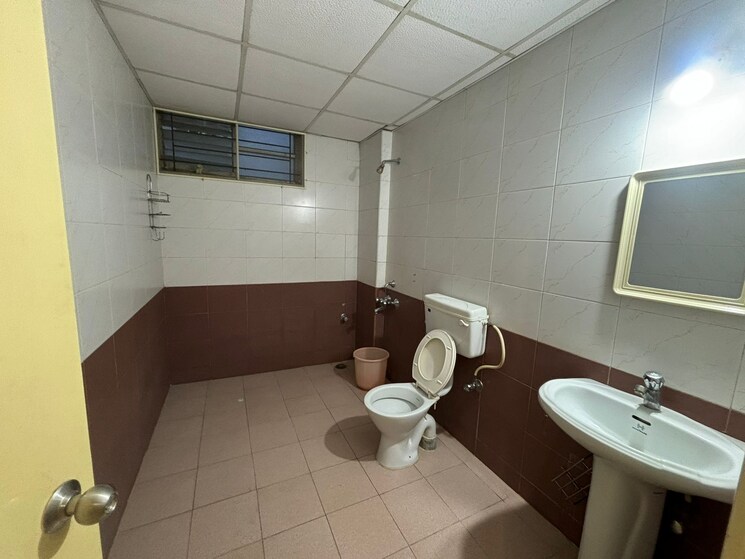 Master Bedroom, klassik-comfort 3 Bedroom 1742 Sq.Ft. Apartment In Hsr Layout Bangalore 8738588