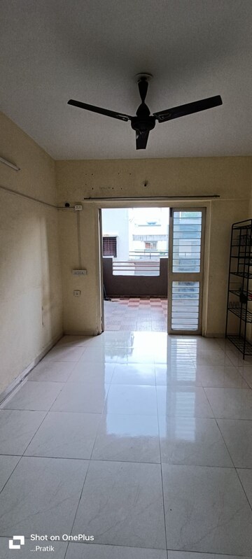 Room in 2 BHK Apartment at SSD Sai Avenue, Pimple Saudagar – for Rent