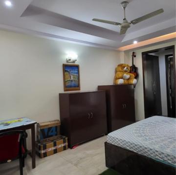 Bedroom in 3 BHK Builder Floor at Panchsheel Enclave – for Rent