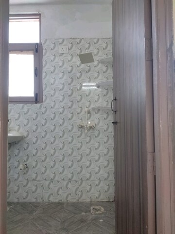 Room in 1 BHK Builder Floor at Sector 44 – for Rent
