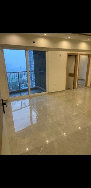 Room in 3 BHK Apartment at Oxirich Avenue, Ahinsa Khand 2 – for Rent