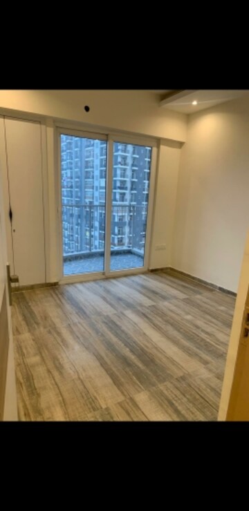 Room in 3 BHK Apartment at Oxirich Avenue, Ahinsa Khand 2 – for Rent