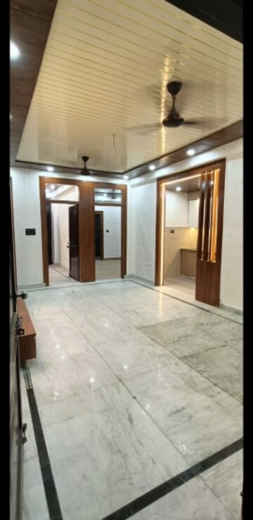 Room in 2 BHK Builder Floor at Maya Homes, Indrapuram – for Sale
