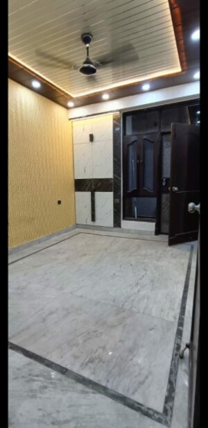 Room in 2 BHK Builder Floor at Maya Homes, Indrapuram – for Sale