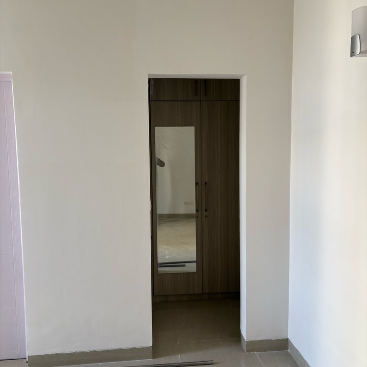 Room, emaar-emerald-estate 2.5 Bedroom 1020 Sq.Ft. Apartment In Medawas Gurgaon 8738665