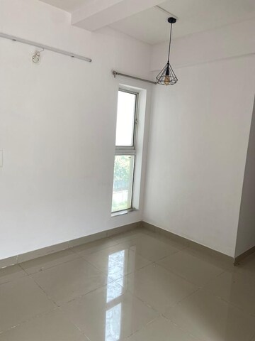 Room in 2 BHK Apartment at Alcon Springvalley, Kondhwa – for Rent