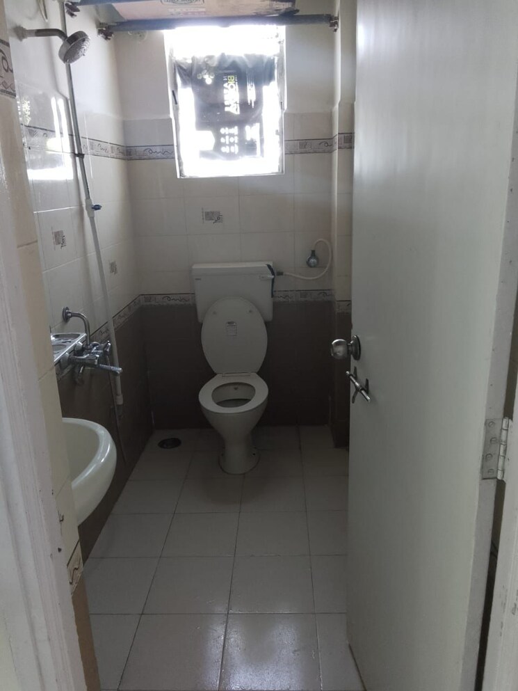 Bathroom, sai-viva 1.5 Bedroom 750 Sq.Ft. Apartment In Viman Nagar Pune 8738706