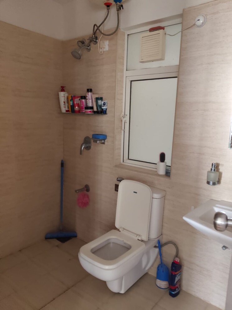 Bathroom, dlf-westend-heights-new-town 2.5 Bedroom 1420 Sq.Ft. Apartment In Akshayanagar Bangalore 8738710