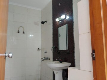 1.5 BHK Independent House For Rent in RWA Apartments Sector 41, Sector 41