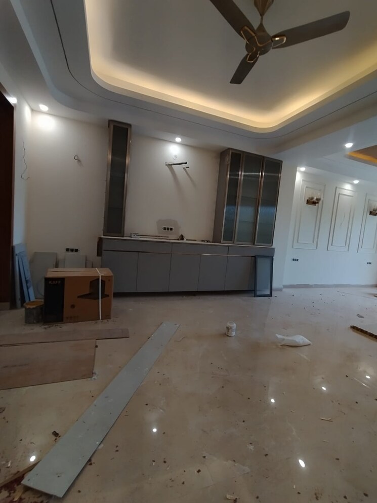 Kitchen, soami nagar 4 Bedroom 300 Sq.Yd. Builder Floor In Soami Nagar Delhi 8738731